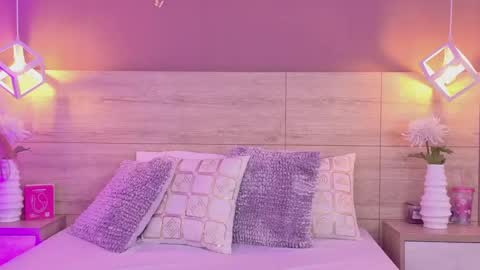 Elena online show from 31, 5, 2026