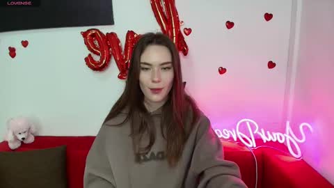 Snapshot of elenaoconar chatting on 11, 3, 2025 elenaoconar online show from 11, 3, 2025