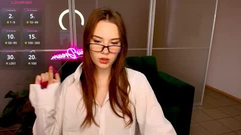 Snapshot of elenaoconar chatting on 20, 10, 2025 elenaoconar online show from 20, 10, 2025
