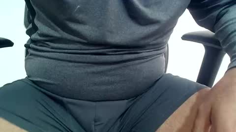 Snapshot of eleroy chatting on 3, 11, 2025 Wife is on the other room online show from 3, 11, 2025