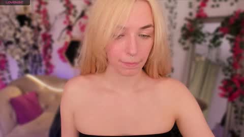 Snapshot of eli_llie chatting on 6, 11, 2025 Eli online show from 6, 11, 2025