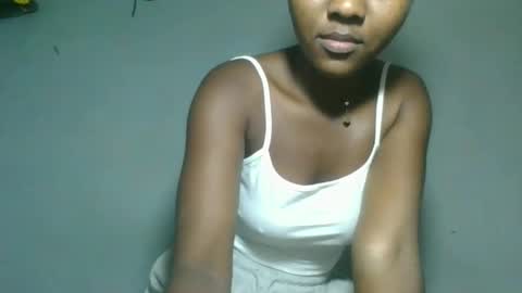 Snapshot of elia011 chatting on 31, 10, 2025 elia011 online show from 31, 10, 2025