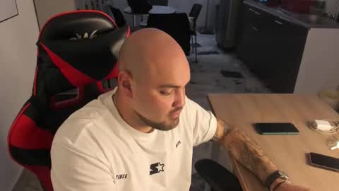 Snapshot of eliancrow chatting on 25, 11, 2025 Elian online show from 25, 11, 2025