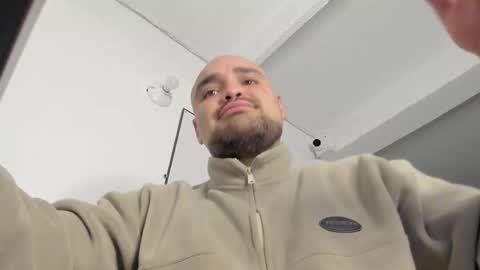 Snapshot of eliancrow chatting on 28, 11, 2025 Elian online show from 28, 11, 2025