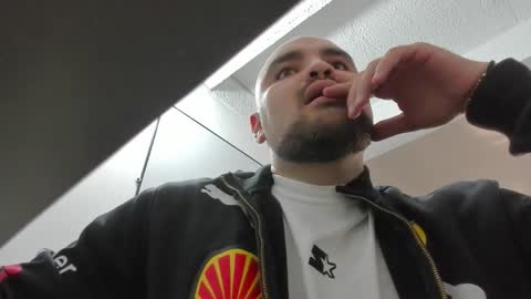 Snapshot of eliancrow chatting on 1, 12, 2025 Elian online show from 1, 12, 2025