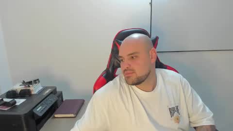 Snapshot of eliancrow chatting on 4, 12, 2025 Elian online show from 4, 12, 2025