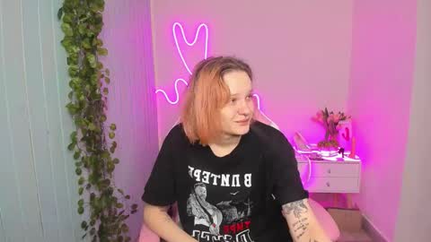 elieiza_xo online show from 21, 10, 2025