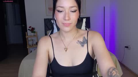 Snapshot of eliiih_ chatting on 21, 10, 2025 eliiih_ online show from 21, 10, 2025