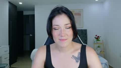 Snapshot of eliiih_ chatting on 18, 11, 2025 eliiih_ online show from 18, 11, 2025