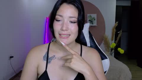 Snapshot of eliiih_ chatting on 21, 4, 2026 eliiih_ online show from 21, 4, 2026