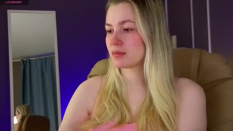 Elina online show from 9, 3, 2025