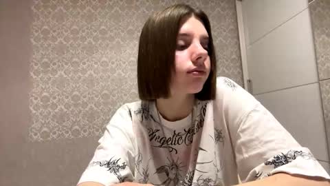 Snapshot of elinhelser chatting on 18, 10, 2025 Elisa online show from 18, 10, 2025