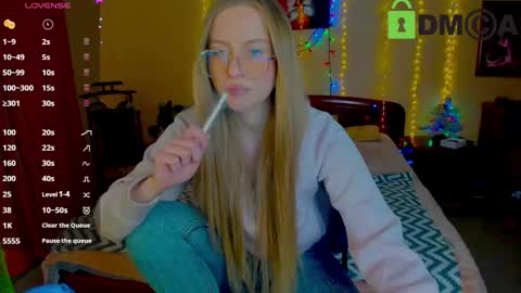 Snapshot of elinor_faith chatting on 5, 1, 2025 elinor_faith online show from 5, 1, 2025