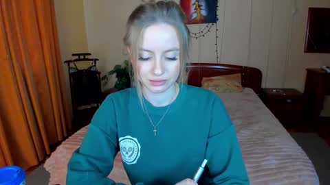 Snapshot of elinor_faith chatting on 2, 2, 2025 elinor_faith online show from 2, 2, 2025