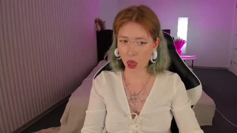 Snapshot of elira_vane chatting on 16, 6, 2026 Elira Vane online show from 16, 6, 2026
