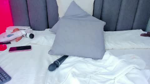 Elisa online show from 12, 3, 2025