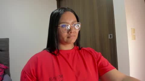 Snapshot of elisa_connors18 chatting on 22, 11, 2025 online show from 22, 11, 2025