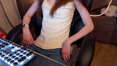 Snapshot of elisa_north chatting on 3, 3, 2025 Elisa North online show from 3, 3, 2025