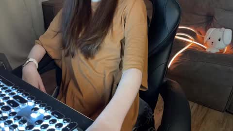 Snapshot of elisa_north chatting on 11, 3, 2025 Elisa North online show from 11, 3, 2025