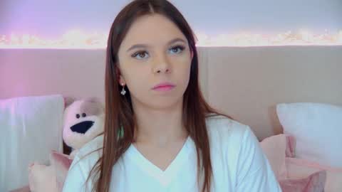 Snapshot of elisabethdavis chatting on 7, 3, 2025 ElisabethDavis online show from 7, 3, 2025