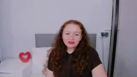 Snapshot of elisabethxsweet chatting on 8, 7, 2026 ElisabethXSweet online show from 8, 7, 2026