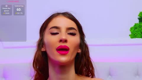 Snapshot of elisacharm chatting on 15, 12, 2025 ElisaCharm online show from 15, 12, 2025