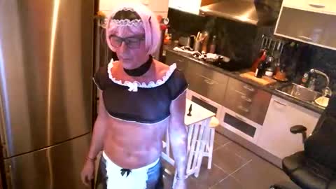 Snapshot of elise_tv chatting on 1, 10, 2025 Barbie online show from 1, 10, 2025