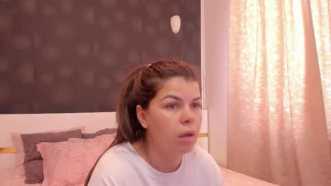 Snapshot of elisetyler89 chatting on 3, 11, 2025 Elly online show from 3, 11, 2025