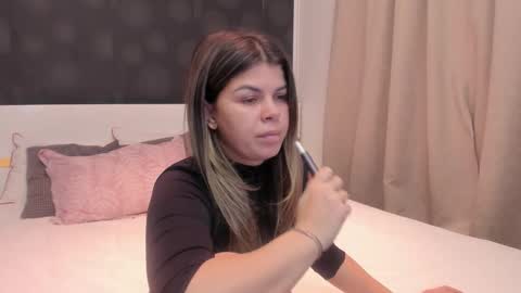 Snapshot of elisetyler89 chatting on 24, 11, 2025 Elly online show from 24, 11, 2025