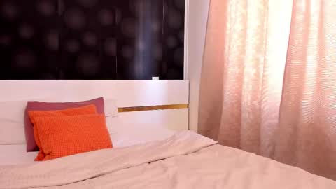 Elly online show from 4, 3, 2026