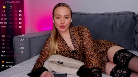 Eliss  online show from 6, 2, 2025