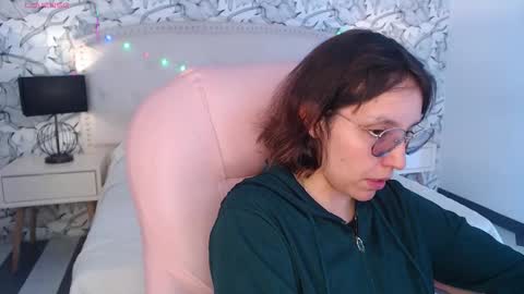 Snapshot of eliza_gh chatting on 4, 12, 2025 Eliza online show from 4, 12, 2025