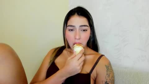 Snapshot of eliza_sanz chatting on 20, 11, 2025 My name is ElizaPVT is open online show from 20, 11, 2025