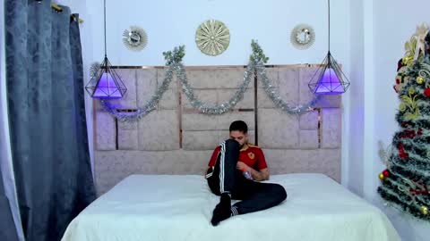 Snapshot of elizabeth_ggh chatting on 29, 12, 2024 Girl Melanie And boys Neithan Alex online show from 29, 12, 2024