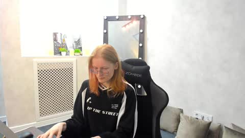 Elizabeth online show from 31, 1, 2025