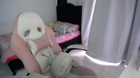 Snapshot of elizabeth_rose02 chatting on 3, 6, 2026 Elizabeth online show from 3, 6, 2026
