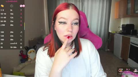 Snapshot of elizabethflowerr chatting on 6, 3, 2025 Eli online show from 6, 3, 2025