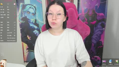 Snapshot of elizabethflowerr chatting on 8, 10, 2025 Eli online show from 8, 10, 2025