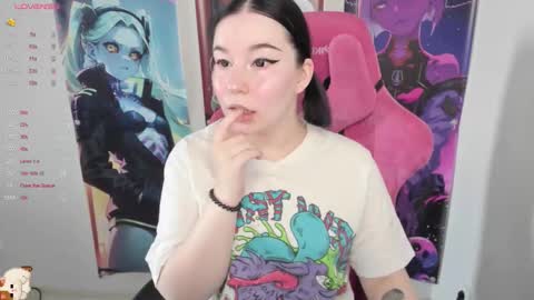 Snapshot of elizabethflowerr chatting on 17, 11, 2025 Eli online show from 17, 11, 2025