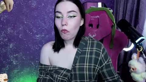 Snapshot of elizabethflowerr chatting on 7, 7, 2026 Eli online show from 7, 7, 2026