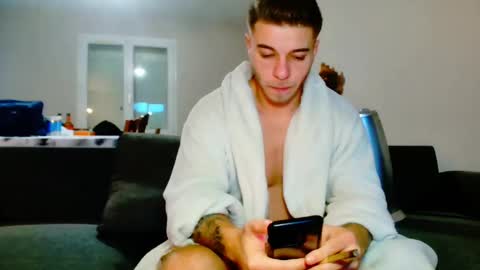 Snapshot of elkafit28 chatting on 18, 12, 2024 elkafit28 online show from 18, 12, 2024