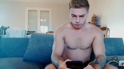 Snapshot of elkafit28 chatting on 1, 10, 2025 elkafit28 online show from 1, 10, 2025