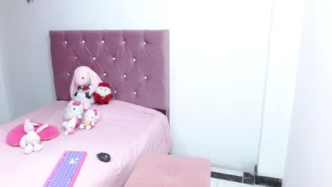 Snapshot of ella_2sweet chatting on 12, 12, 2024 Ella online show from 12, 12, 2024