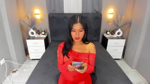 Ella online show from 4, 12, 2024