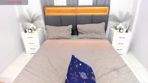 Snapshot of ella______ chatting on 4, 11, 2025 Ella online show from 4, 11, 2025