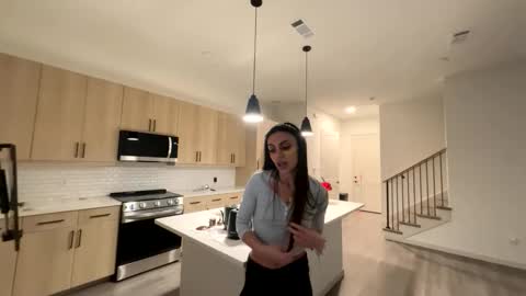 ella_ella_ella_ay online show from 13, 1, 2026