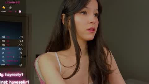 Snapshot of ella_hayes chatting on 17, 11, 2025 Ella NEXT STREAM 1TH DECEMBER 1200 - 0800 AM AT MOSCOW TIME online show from 17, 11, 2025