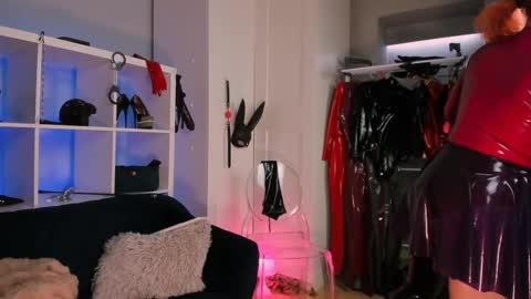 Snapshot of ella_kross chatting on 23, 2, 2025 ella_kross online show from 23, 2, 2025