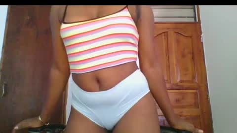 Snapshot of ella_laurel chatting on 20, 2, 2025 Ella online show from 20, 2, 2025