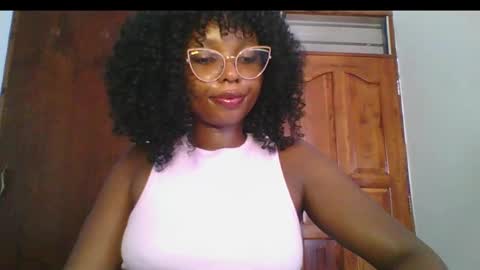 Snapshot of ella_laurel chatting on 7, 3, 2025 Ella online show from 7, 3, 2025